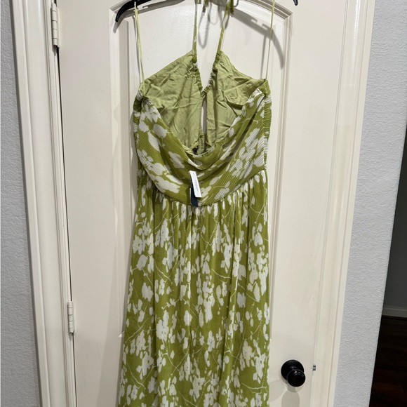 Abercrombie & Fitch halter maxi - NWT - Large - Picture 3 of 3